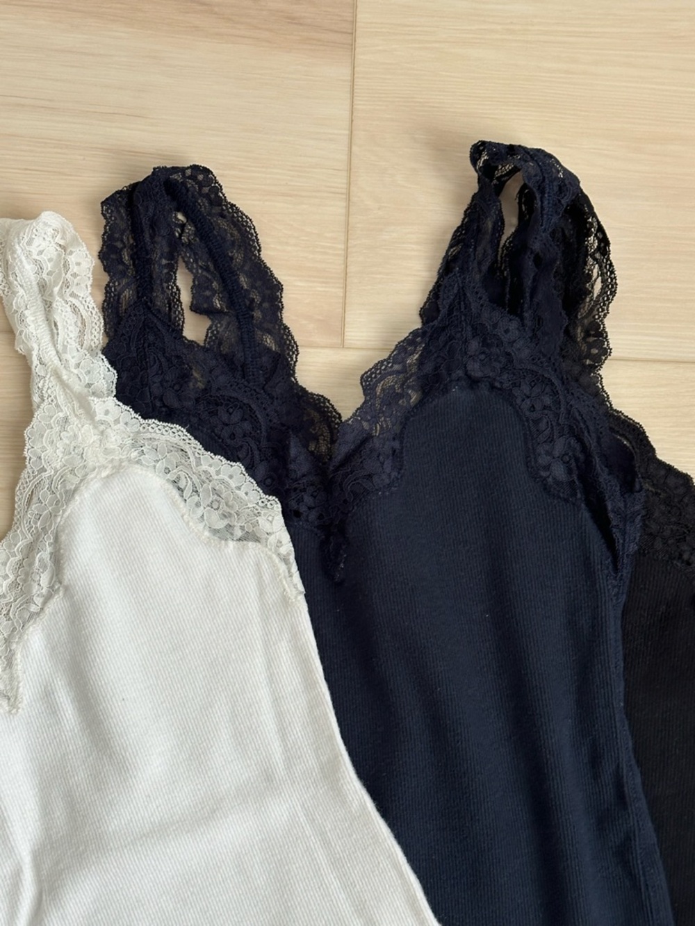 Abercrombie & Fitch Lace-Trim Ribbed Tank Tops - White, Navy, Black - Size Small - Picture 4 of 6